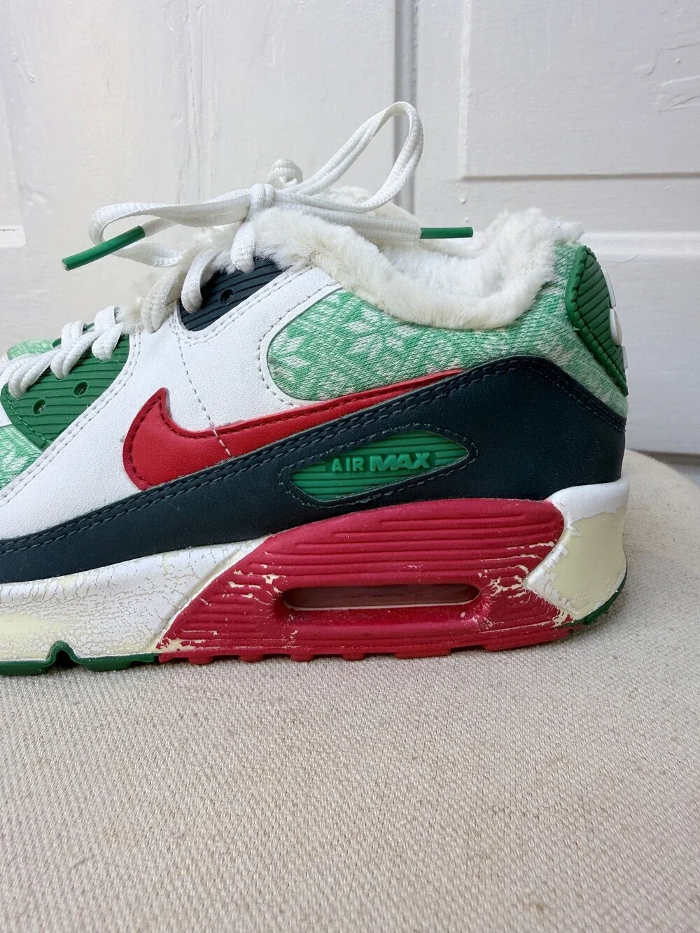 Nike Christmas Sweater DC1621-100 Shoes Size 5Y